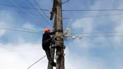 Непогода оставила без электричества свыше 100 тысяч жителей Краснодарского края