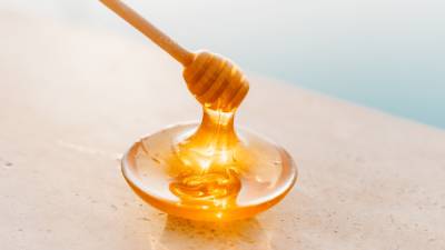 Диетолог Гинзбург объяснил, почему мед вреден для здоровья