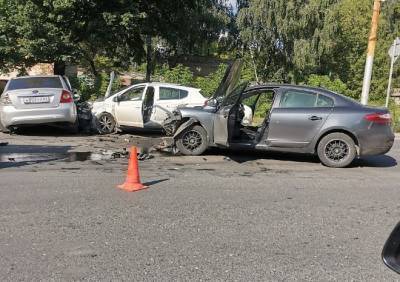 В массовой аварии в центре Рязани получили травмы восемь человек