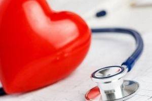 Названы симптомы, которые могут предупредить об остановке сердца, но люди их игнорируют