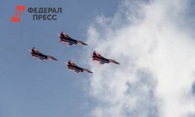 Истребители над Волгой: в Нижнем Новгороде прошли воздушные гонки и авиашоу группы «Стрижи»