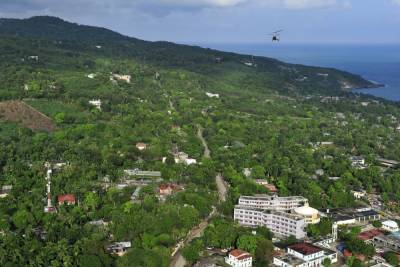 Премьер Гаити ввел режим ЧП после землетрясения