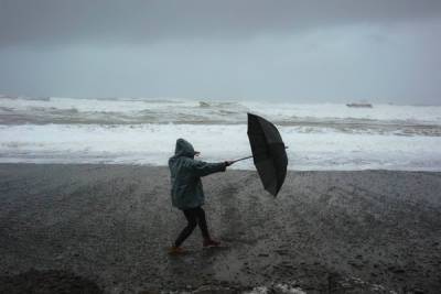 Жителей Кубани предупредили о возможных селях, оползнях и смерчах из-за циклона