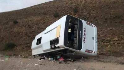 В Турции автобус попал в ДТП: десятки студентов травмированы