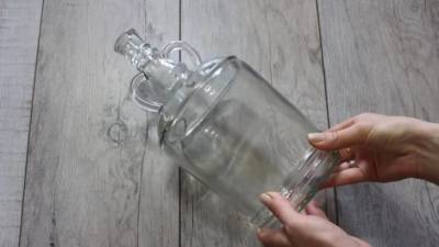 Необычный декор бутылки из простого материала
