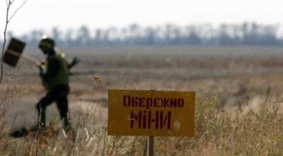 Киевские каратели не могут разминировать Донбасс без помощи иностранцев