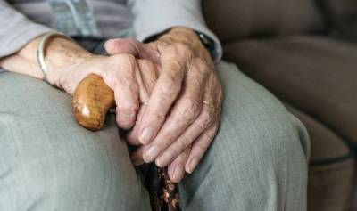 Поможет ли Латвия своим пенсионерам? На 136 евро в месяц им явно не прожить