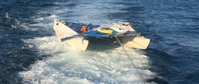 Морские спасатели оказали помощь отдыхающим с детьми – их парусник терпел бедствие под Одессой