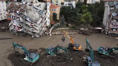 Число жертв наводнений в Турции возросло до 58