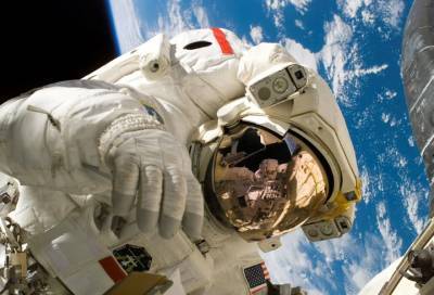 "Роскосмос" не стал обвинять американского астронавта в сверлении "дырки" в "Союзе"