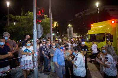 В Тель-Авиве успешно началась кампания ночной вакцинации