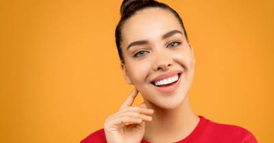 Выплюньте зубочистку! 5 неочевидных правил ухода за зубами