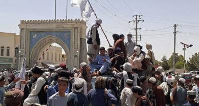 Формирования Талибана вошли в Кабул и контролируют всю границу