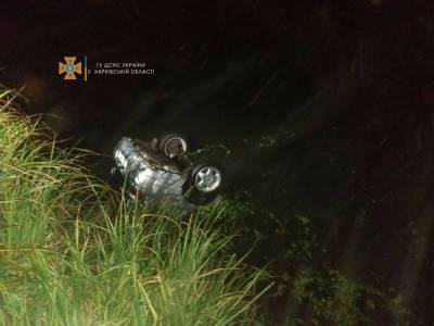 В Харьковской области автомобиль сорвался в Северский Донец, погиб мужчина – ГСЧС