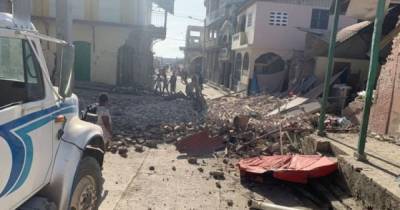 Землетрясение на Гаити: число жертв превысило три сотни человек