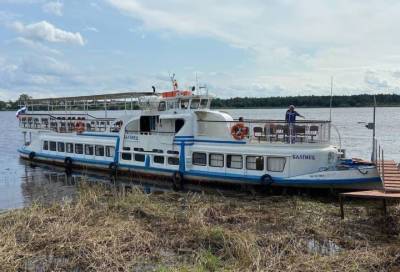 Впервые с 90-х водный транспорт снова ходит между Новой Ладогой и Немятово