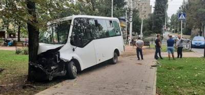 В ДТП с маршруткой в Ставрополе пострадали девять человек