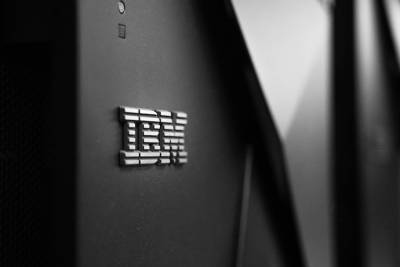 Техгигант IBM позволит вакцинированным сотрудникам вернуться в офис с сентября