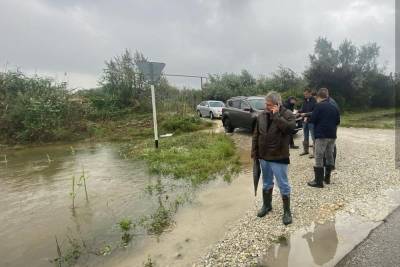 В Анапе продолжают устранять последствия обрушившегося на Черноморское побережье циклона