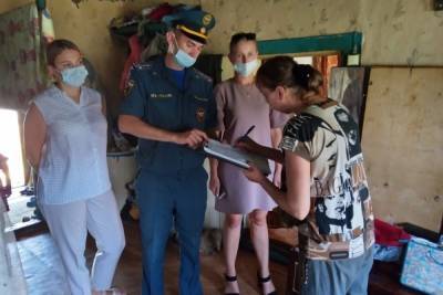 В Шемышейском районе Пензенской области органы соцзащиты посетили многодетные семьи
