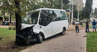 Пять человек госпитализированы после аварии с маршруткой в Ставрополе