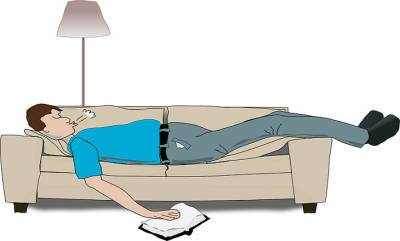 Диетолог рассказала, как похудеть лежа на диване