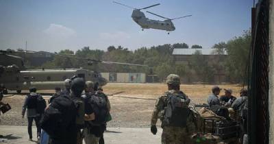 "Хаотичная и бешеная": из столицы Афганистана началась эвакуация сотрудников посольства США (видео)