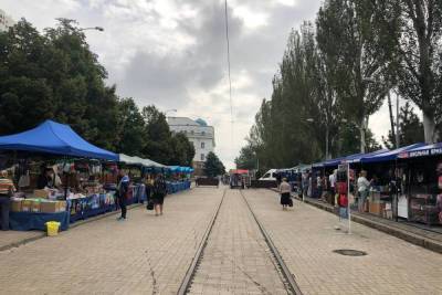 В Донецке открыли школьную ярмарку