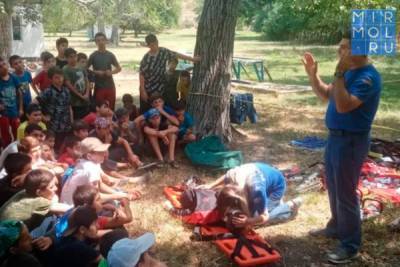 В детском лагере «Ореховая роща» Кайтагского района продолжаются воспитательные мероприятия для ребят профильной смены