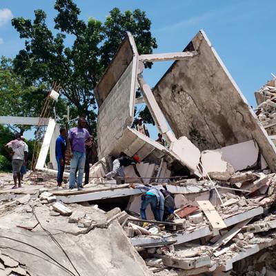 Число жертв землетрясения на Гаити возросло до 724 человек