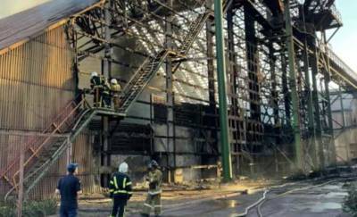 На одном из складов частного порта ТИС возник сильный пожар - novostiua.news - Украина - Южный