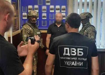 $5000 за уникнення покарання – поліція Миколаївщини затримала чоловіка за спробу підкупити правоохоронця