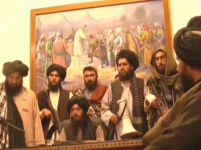 "Талибан" вошел в Кабул и занял президентский дворец Афганистана