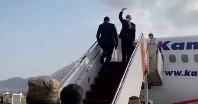 Президент Афганистана с женой прибыл в Ташкент
