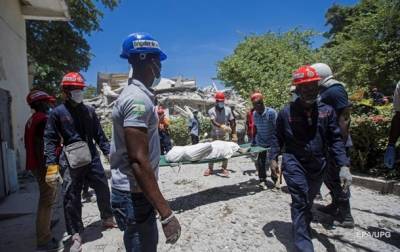Число жертв землетрясения на Гаити увеличилось в три раза