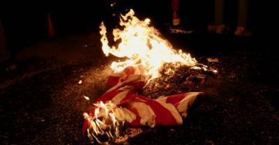 Американские дипломаты в Кабуле вынужденно сожгли флаги США