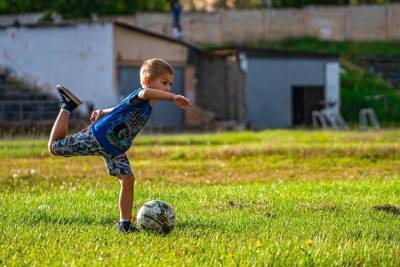 Бесплатное первое занятие футболом для детей от 3 до 14 лет проведёт «Форвард» в Чите