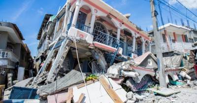 Число жертв землетрясения на Гаити выросло до 1,3 тысячи