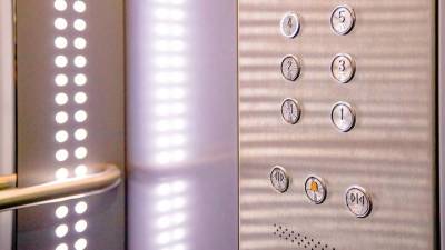 Лифты в Москве оснастят бактерицидными УФ-рециркуляторами воздуха