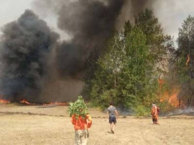 В Магнитогорске собирают добровольцев для тушения пожара возле детского лагеря