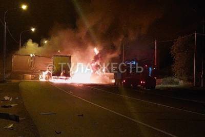 В Тульской области на трассе М-2 Крым столкнулись три фуры