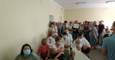 В Славянске медики требуют погасить задолженность по зарплате (ФОТО)