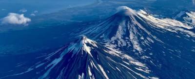 Редкое природное событие на Аляске: одновременно извергается три вулкана