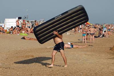Россиянам раскрыли самые бюджетные направления для пляжного отдыха в августе