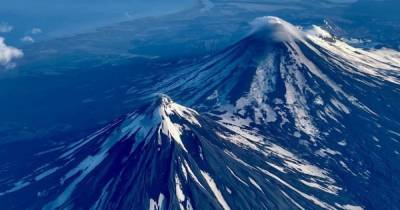 Редкое природное событие: на Аляске одновременно извергаются три вулкана