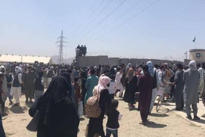 Эвакуация из Афганистана: среди тех, кто прилетел на украинском самолете - маленькие дети