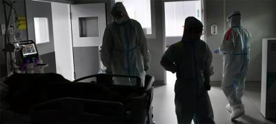 Жизни 806 россиян забрал коронавирус за последние сутки