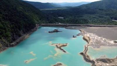 Вести. "Ядовитая красота": эксперты объяснили происхождение бирюзового озера в Приморье