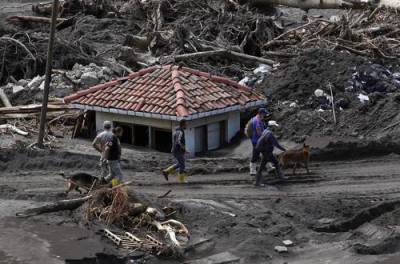 Количество жертв наводнения на севере Турции увеличилось до 70