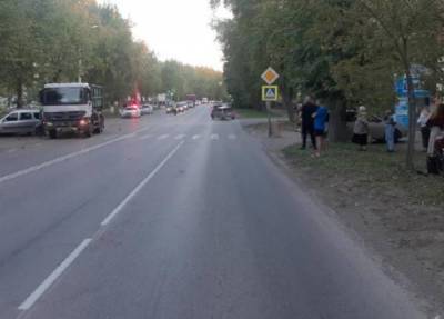 Переходившего дорогу пешехода в Перми насмерть придавил упавший дорожный знак